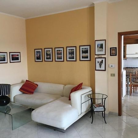 Ferienwohnung Luminoso Attico Trani Exterior foto