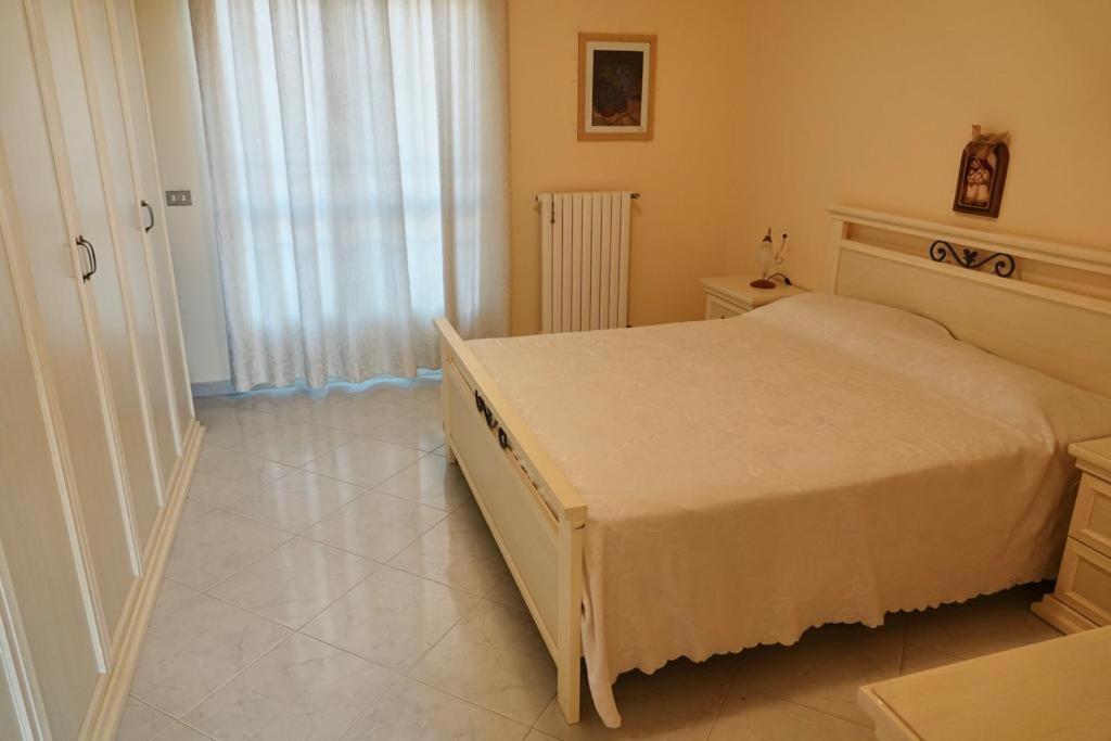 Ferienwohnung Luminoso Attico Trani Exterior foto