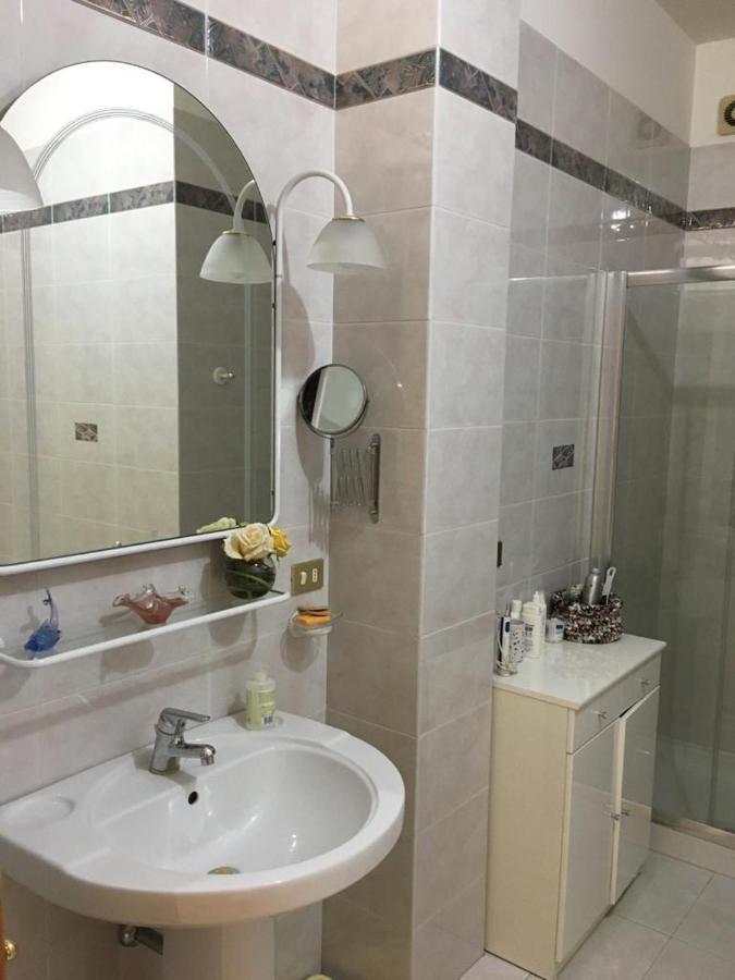 Ferienwohnung Luminoso Attico Trani Exterior foto